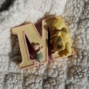 Winniebtge pooh letter M